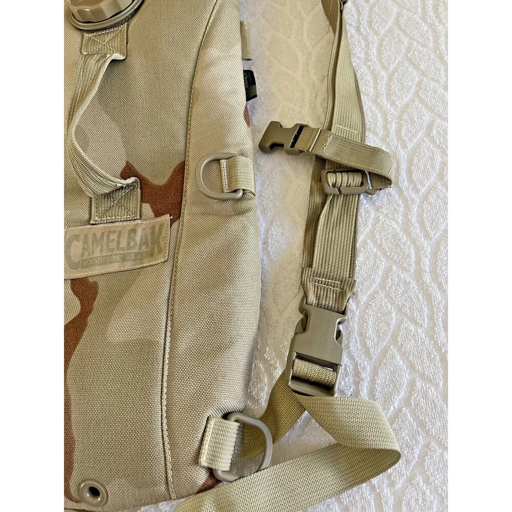 CAMELNAK 3Litters(100oz) of water Hiking Desert Camouflage Pattern USA